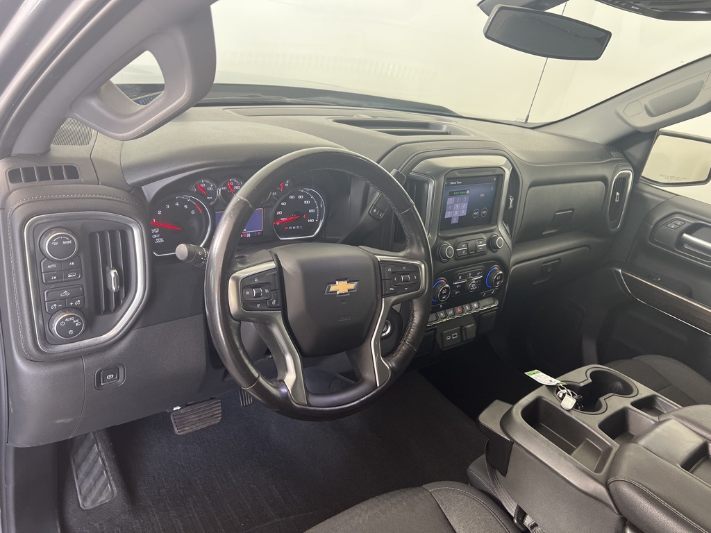 2021 Chevrolet Silverado 1500 LT photo 3