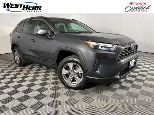 2022 Toyota RAV4 XLE's photo