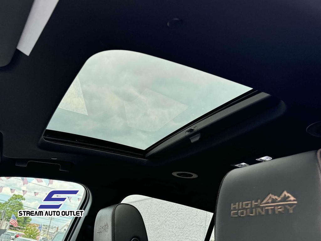 2023 Chevrolet Traverse High Country photo 14