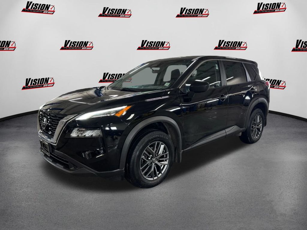 2021 Nissan Rogue S's photo