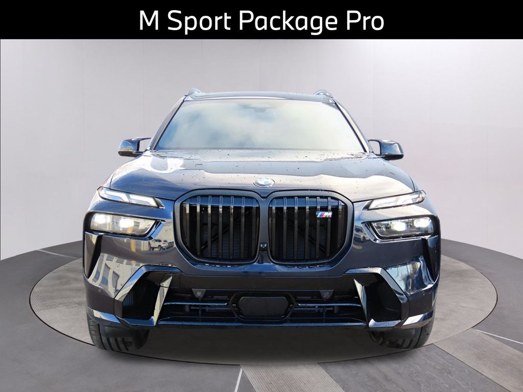 2025 Bmw X7 M60i photo 2