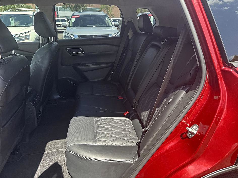 2022 Nissan Rogue Platinum photo 10