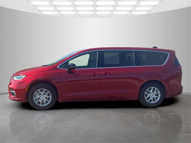 2026 Chrysler Pacifica photo 4