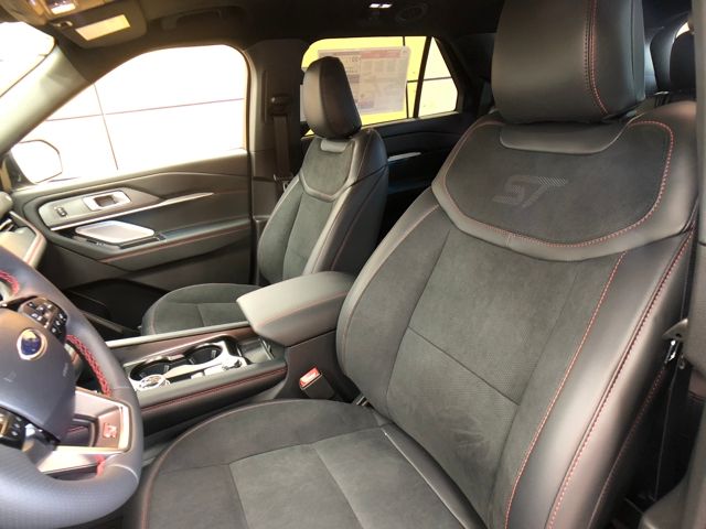 2025 Ford Explorer ST photo 11
