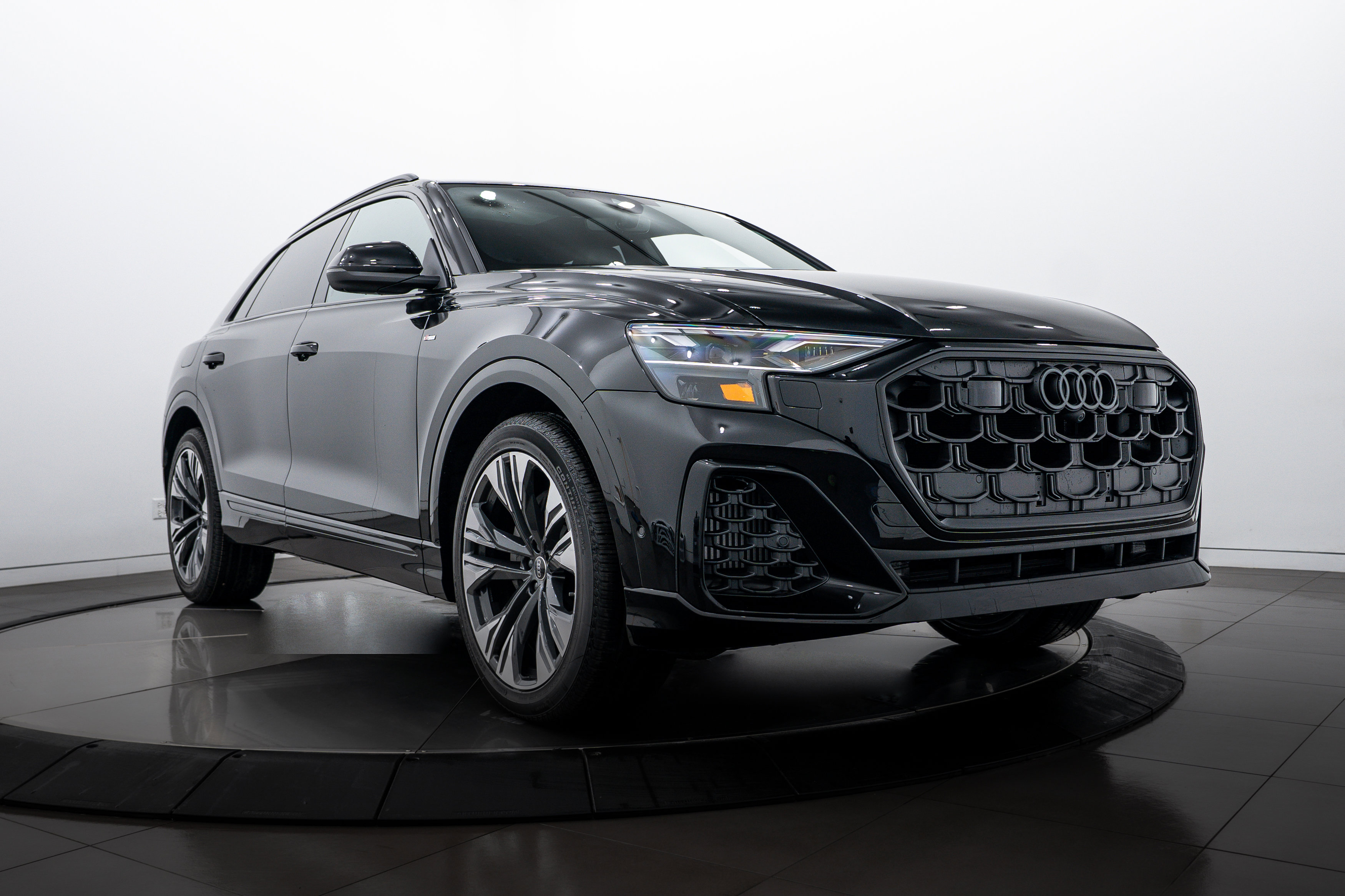 2026 Audi Q8 Premium Plus's photo