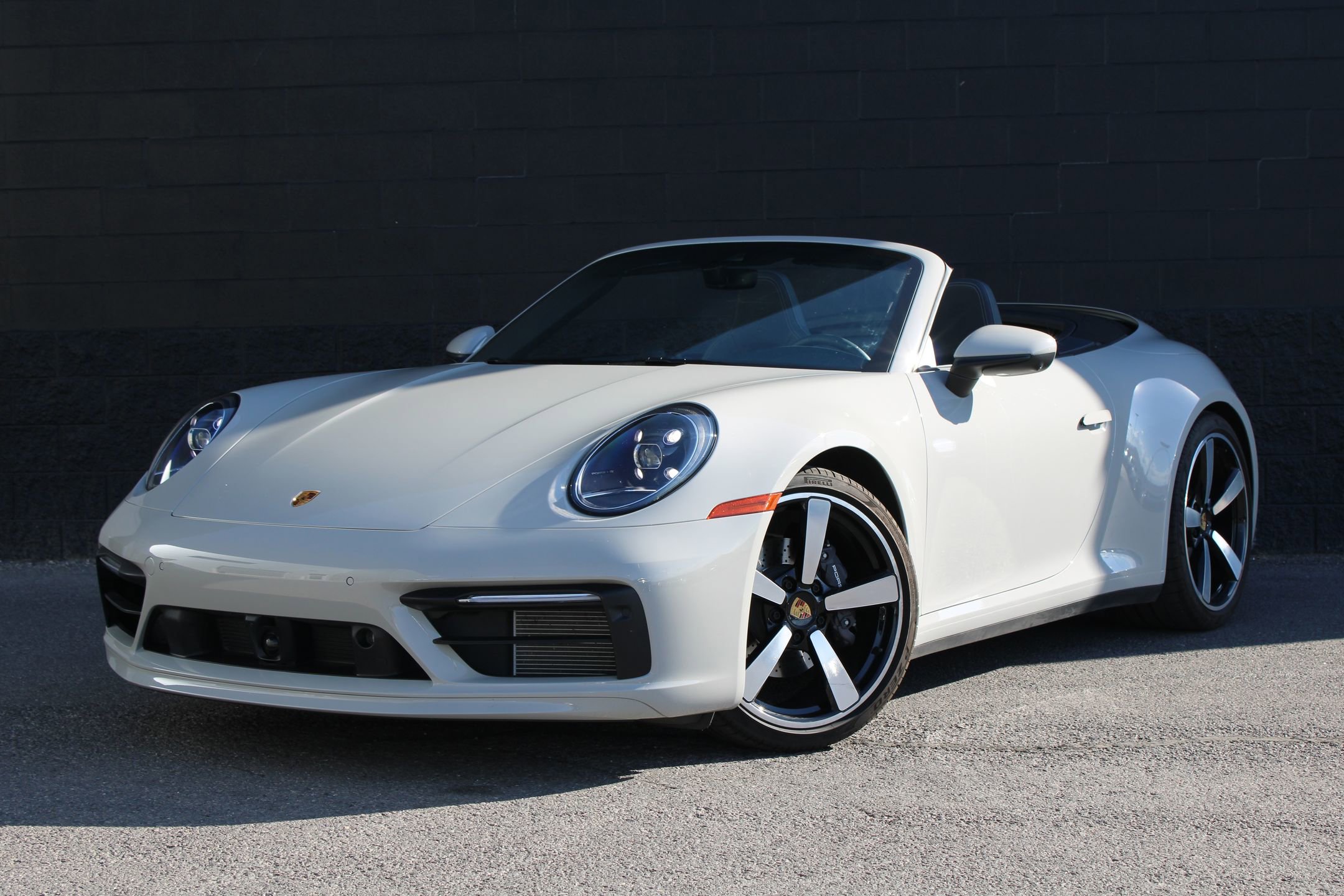 2024 Porsche 911 4 Cabriolet photo 2