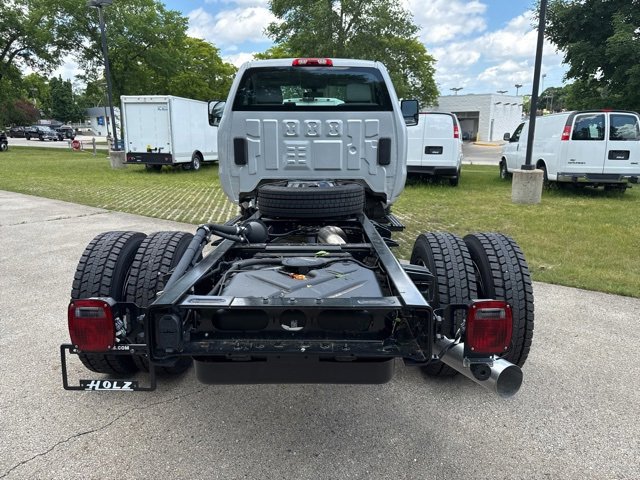 2024 Chevrolet Silverado 5500HD Work Truck photo 5