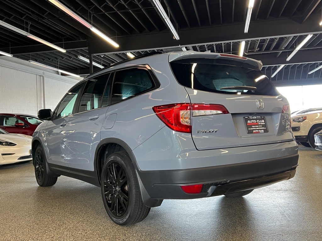 2022 Honda Pilot Black Edition photo 3