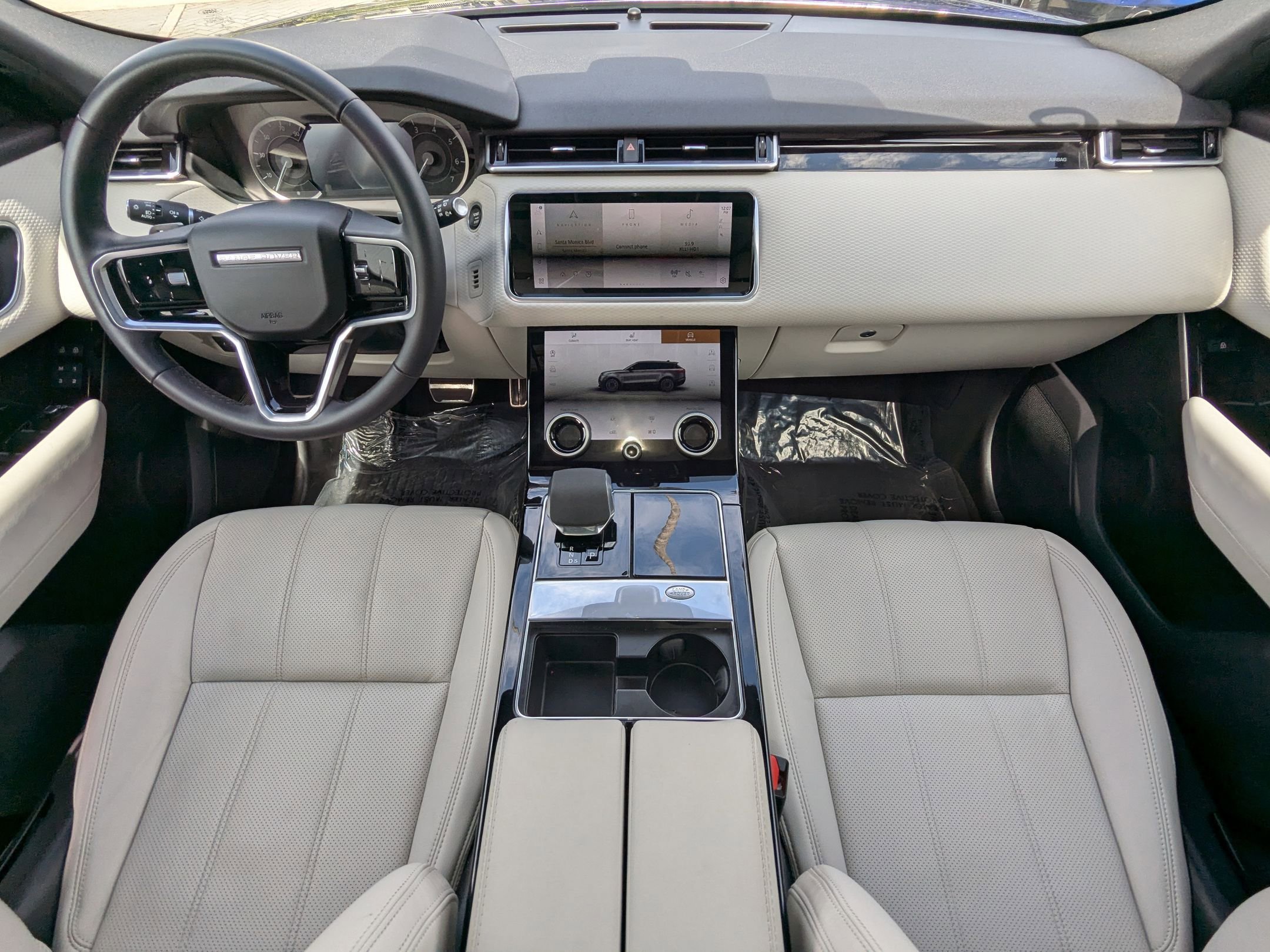 2023 Land Rover Range Rover Velar R-Dynamic S photo 17