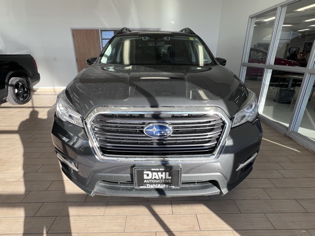 2022 Subaru Ascent Limited photo 2