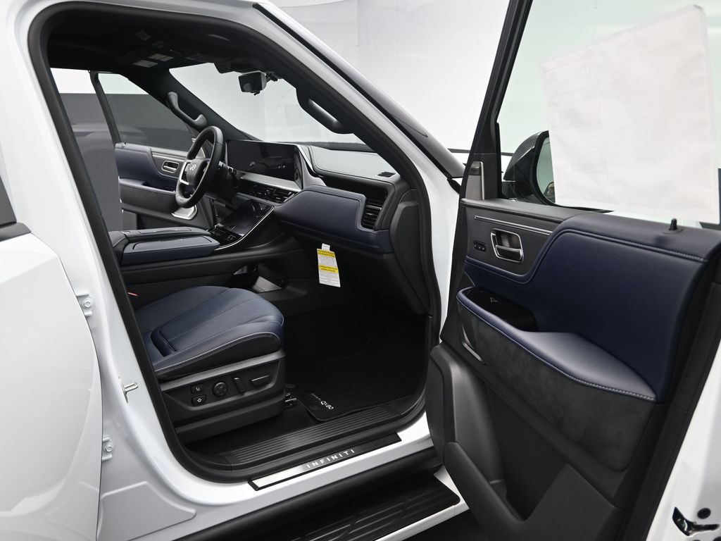 2026 Infiniti QX80 Sensory photo 16