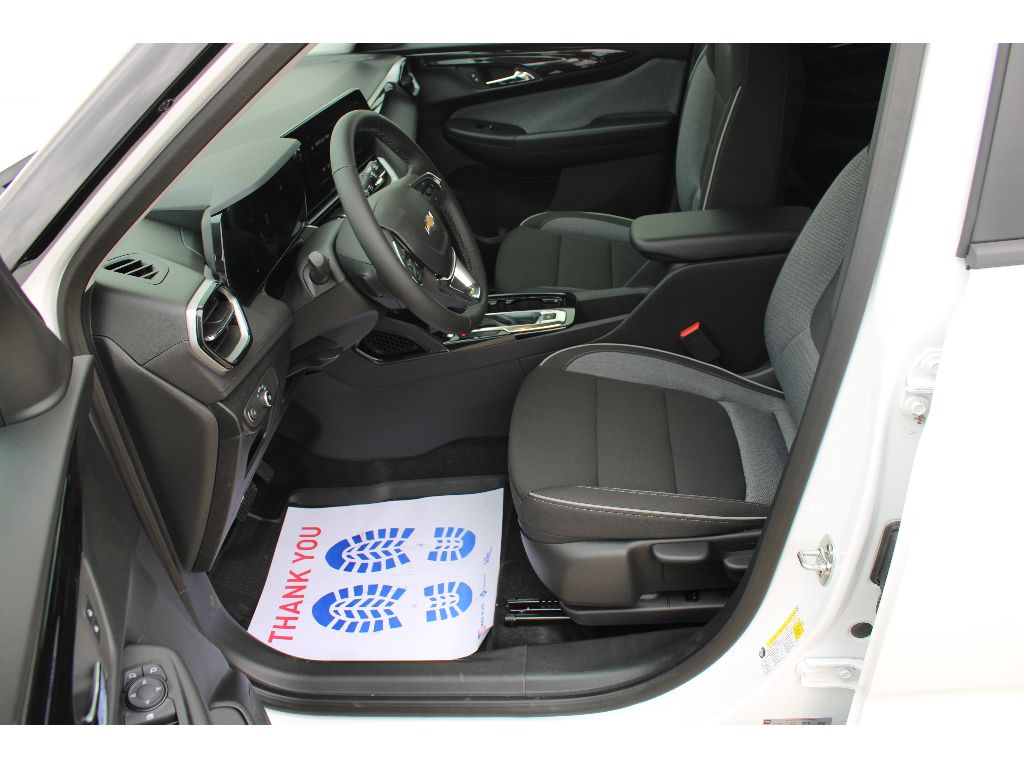 2025 Chevrolet Trailblazer LT photo 4