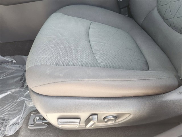 2023 Toyota RAV4 Hybrid XLE photo 19