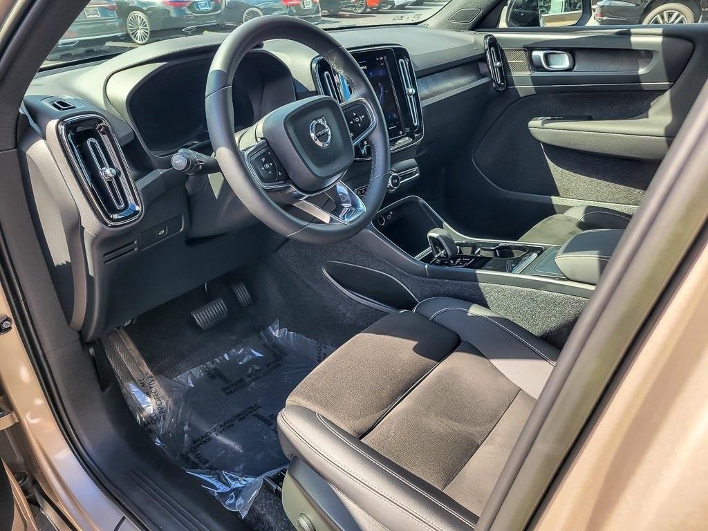 2023 Volvo XC40 Recharge Ultimate AWD photo 7
