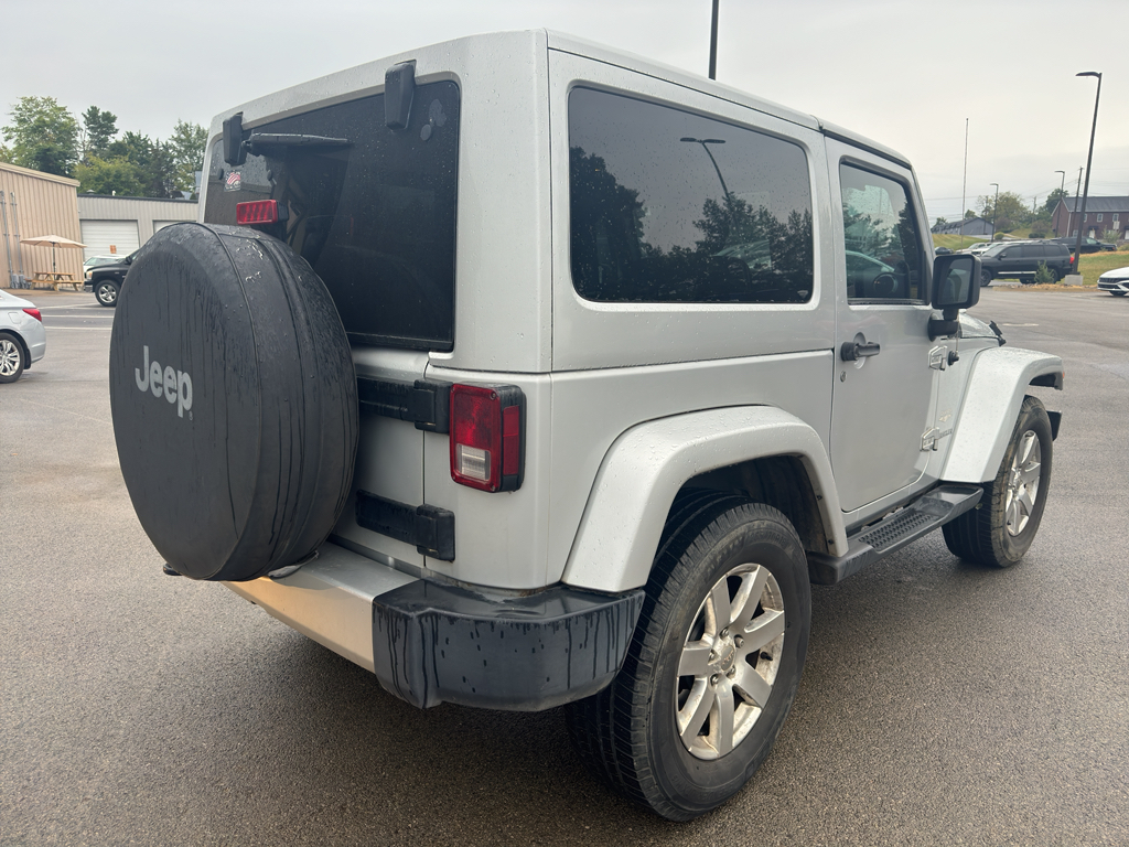 2012 Jeep Wrangler Sahara photo 3