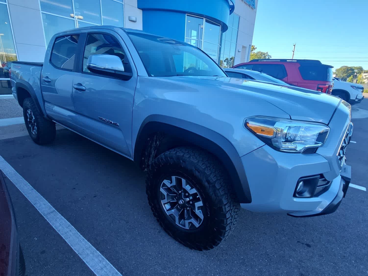 2019 Toyota Tacoma TRD photo 2