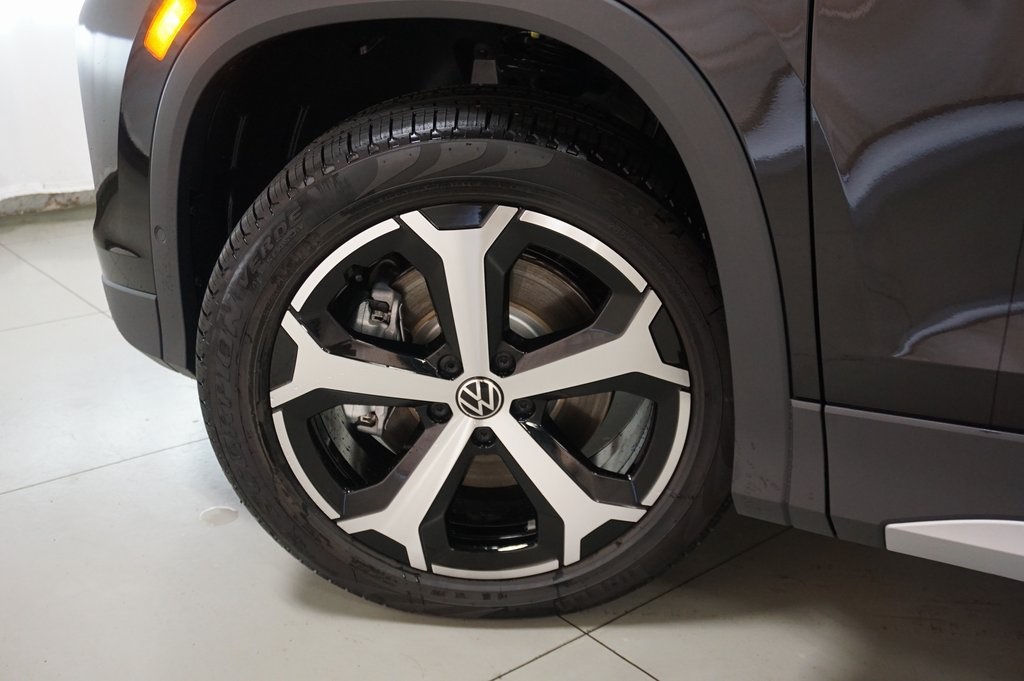 2025 Volkswagen Tiguan SE photo 26