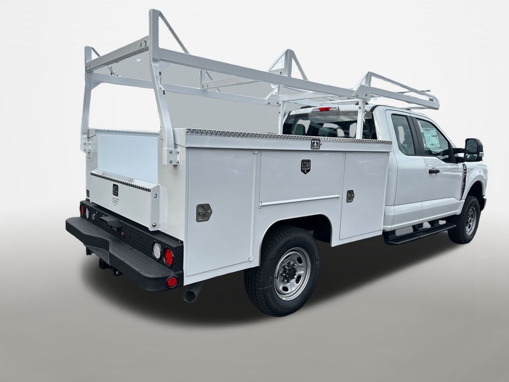 2026 Ford F-350 photo 4