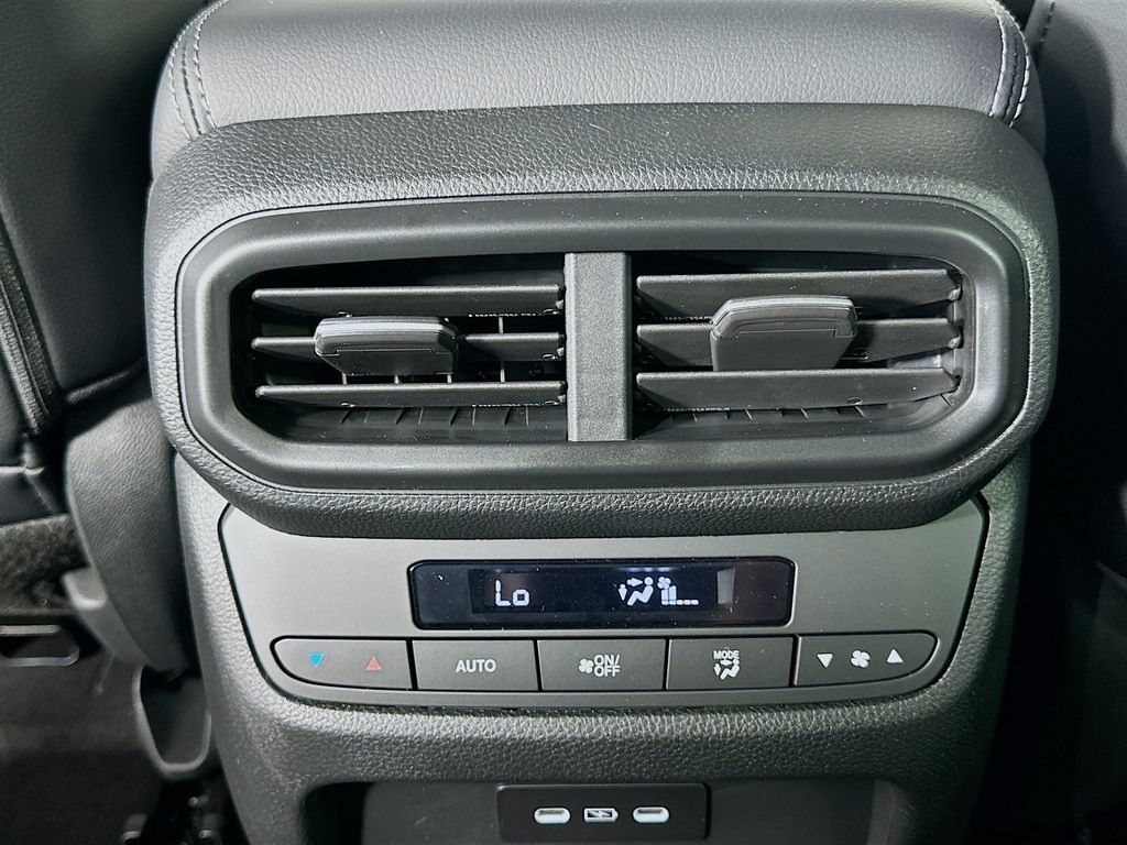 2025 Honda Pilot Touring photo 16