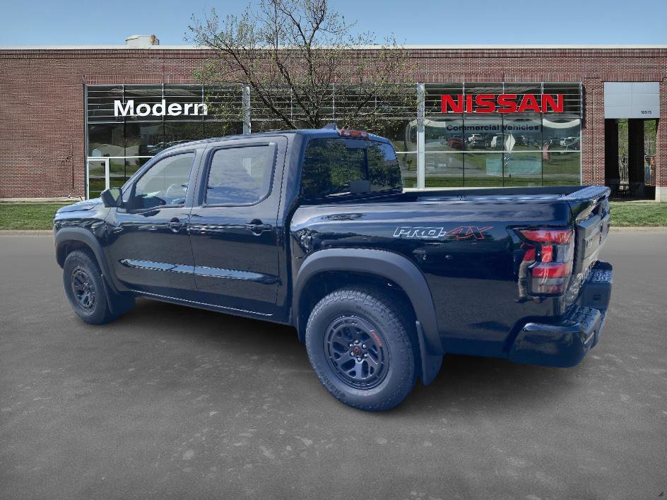 2025 Nissan Frontier PRO-4X photo 2