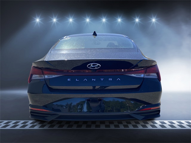 2022 Hyundai Elantra SEL Convenience photo 4