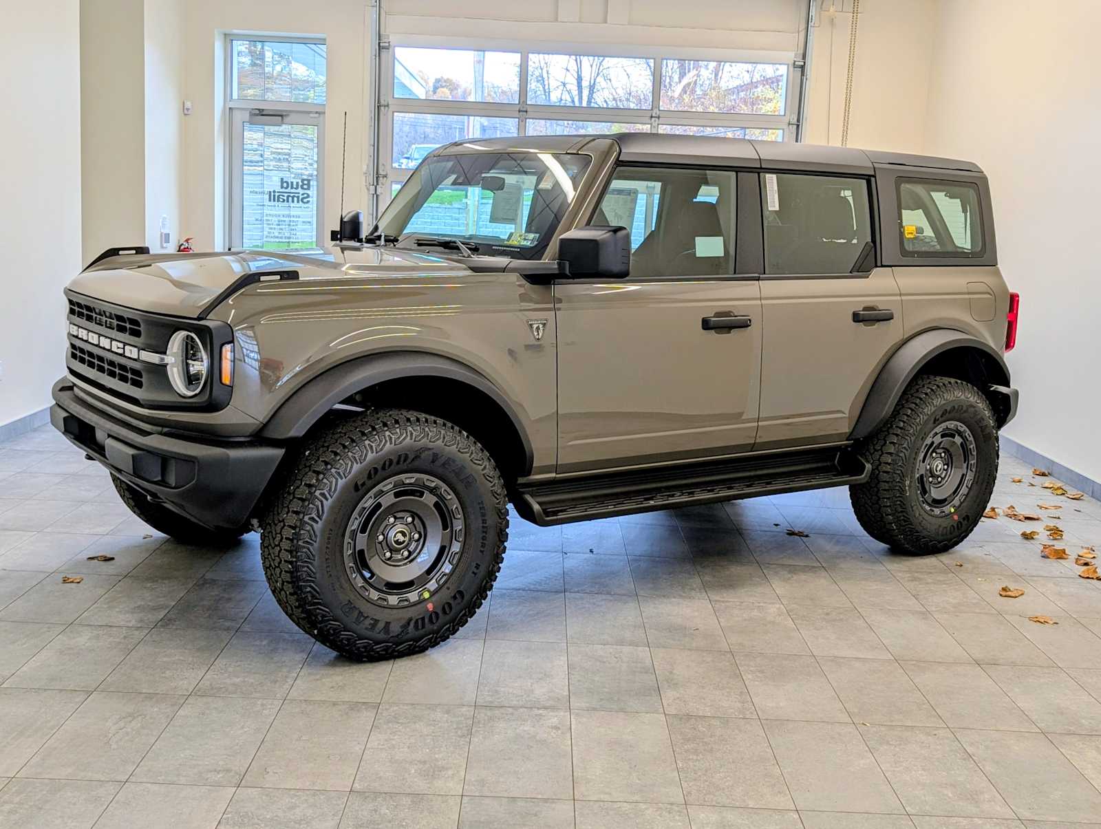 2025 Ford Bronco 4-Door Base's photo