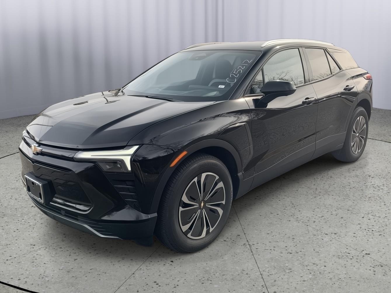 2025 Chevrolet Blazer EV photo 3