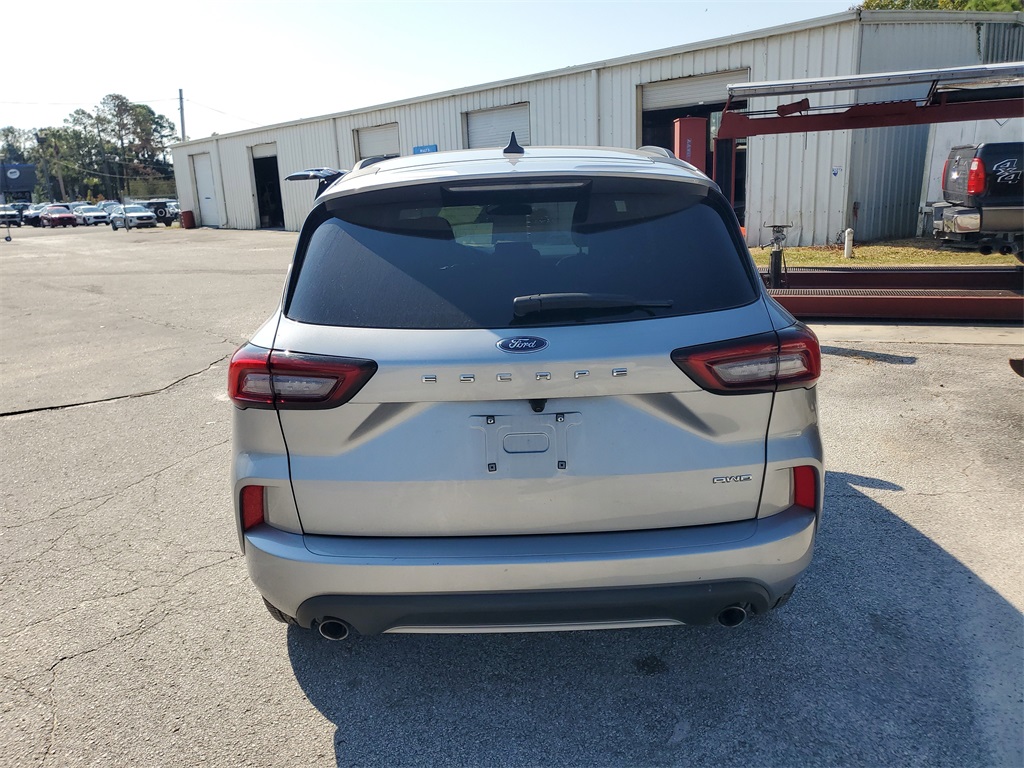 2023 Ford Escape ST-Line photo 4