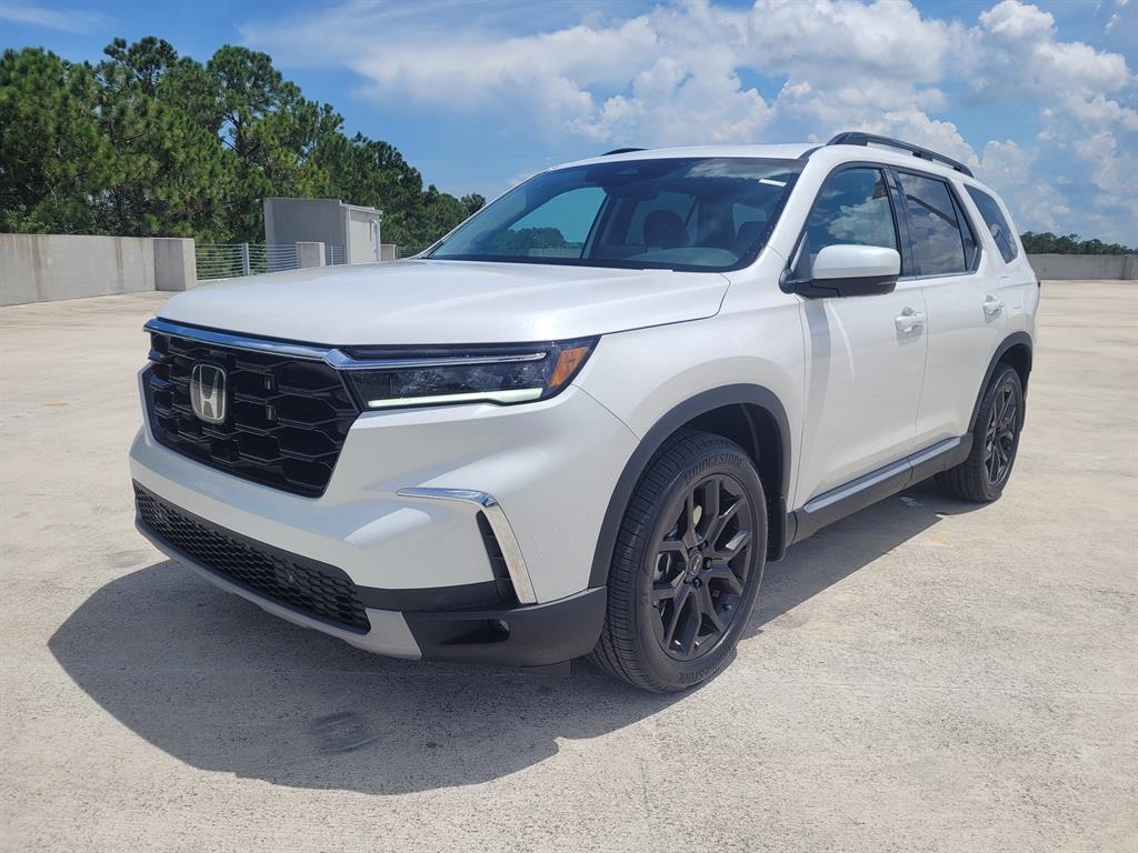 2025 Honda Pilot Touring photo 2