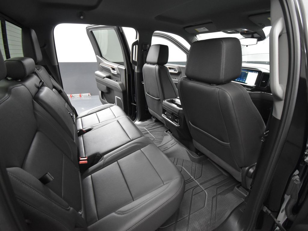 2025 Chevrolet Silverado 1500 RST photo 38