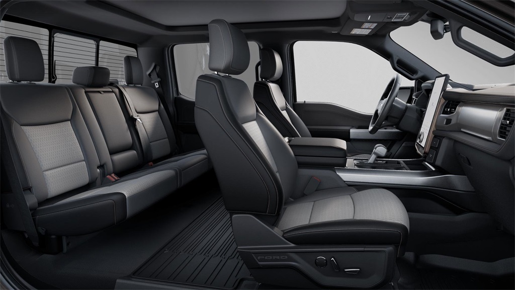 2025 Ford F-150 Lightning Lariat photo 6