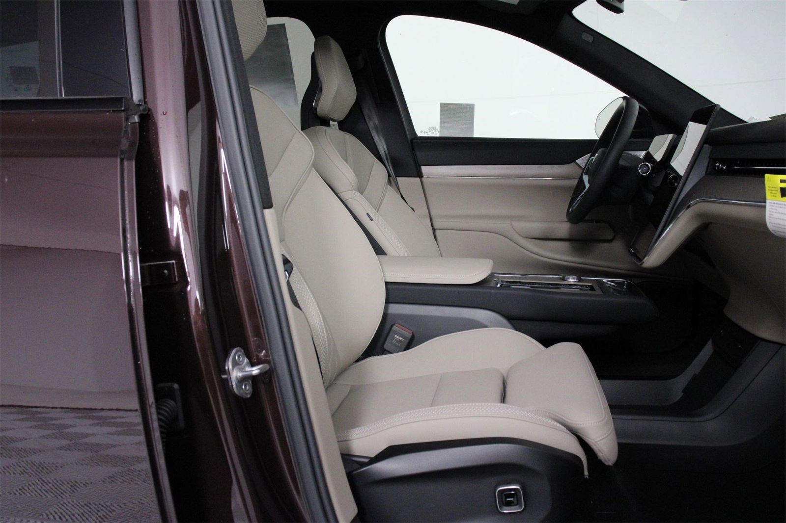 2025 Volvo EX90 Twin Motor Performance Ultra photo 9