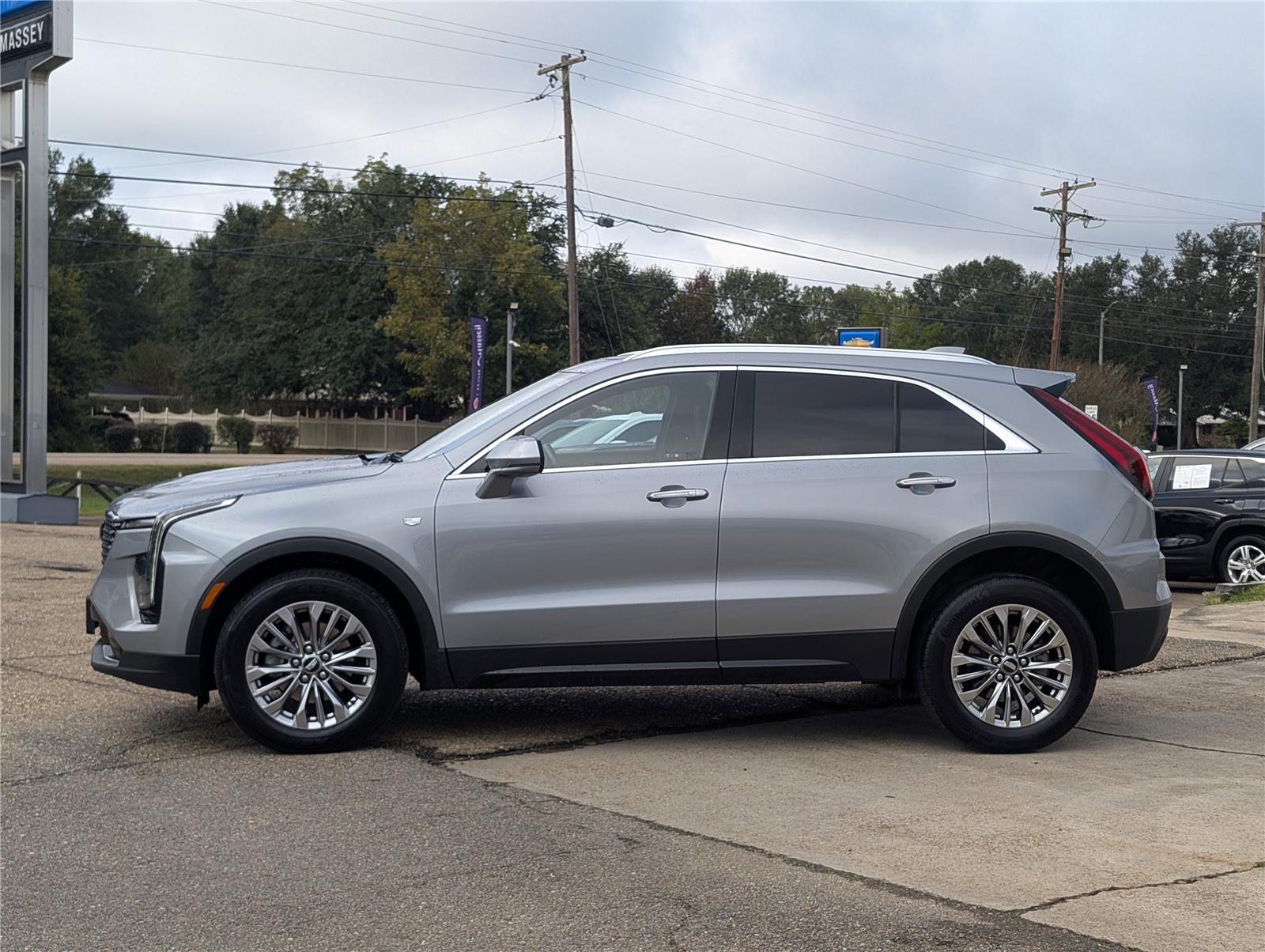 2024 Cadillac XT4 Premium Luxury photo 2