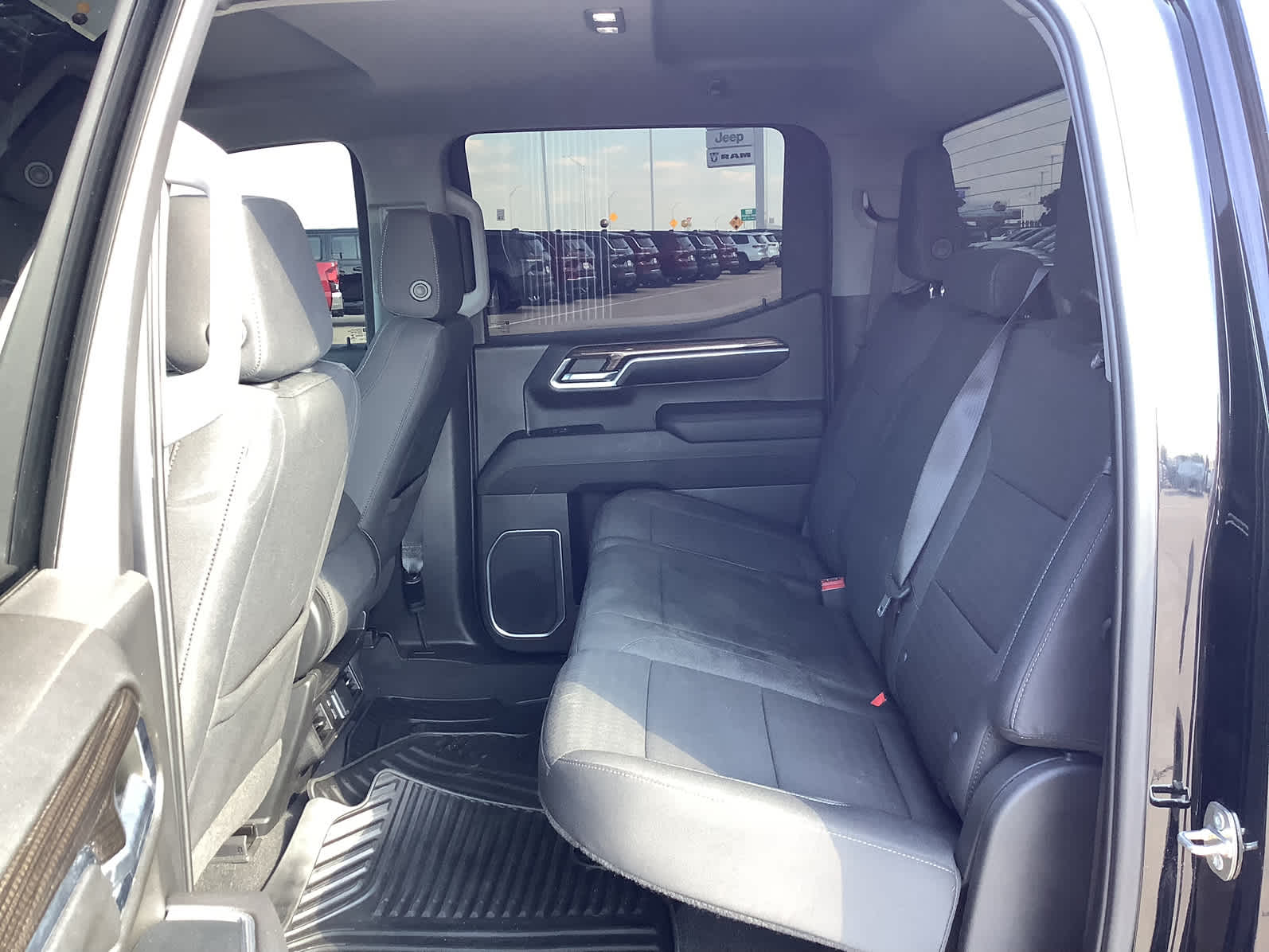 2023 Chevrolet Silverado 1500 LT photo 13