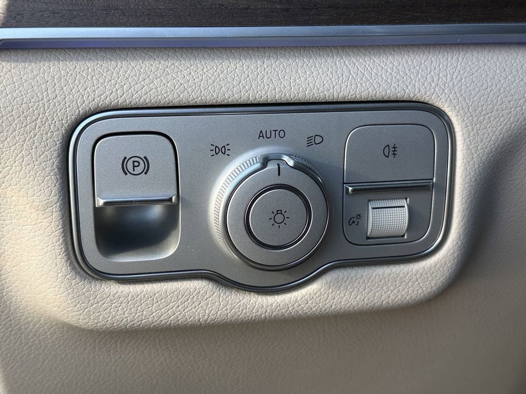 2025 Mercedes Benz GLS 450 4MATIC photo 35