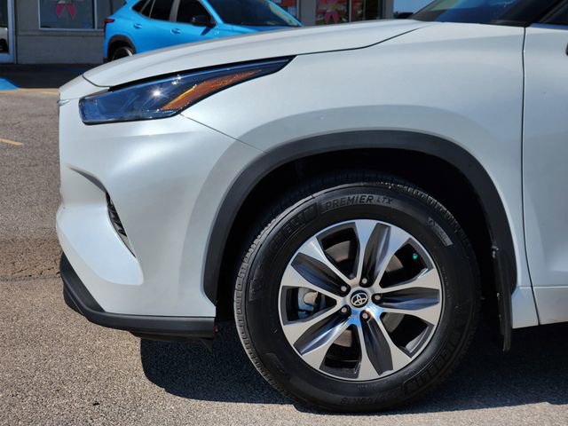 2023 Toyota Highlander L photo 8