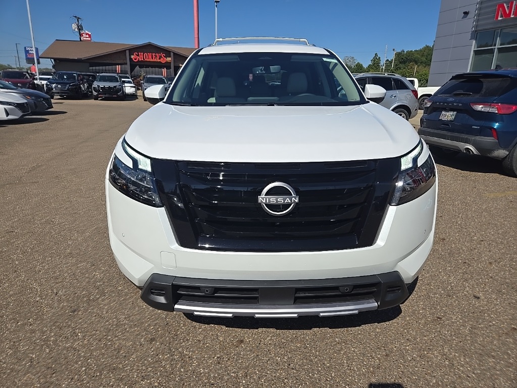 2025 Nissan Pathfinder SL photo 2