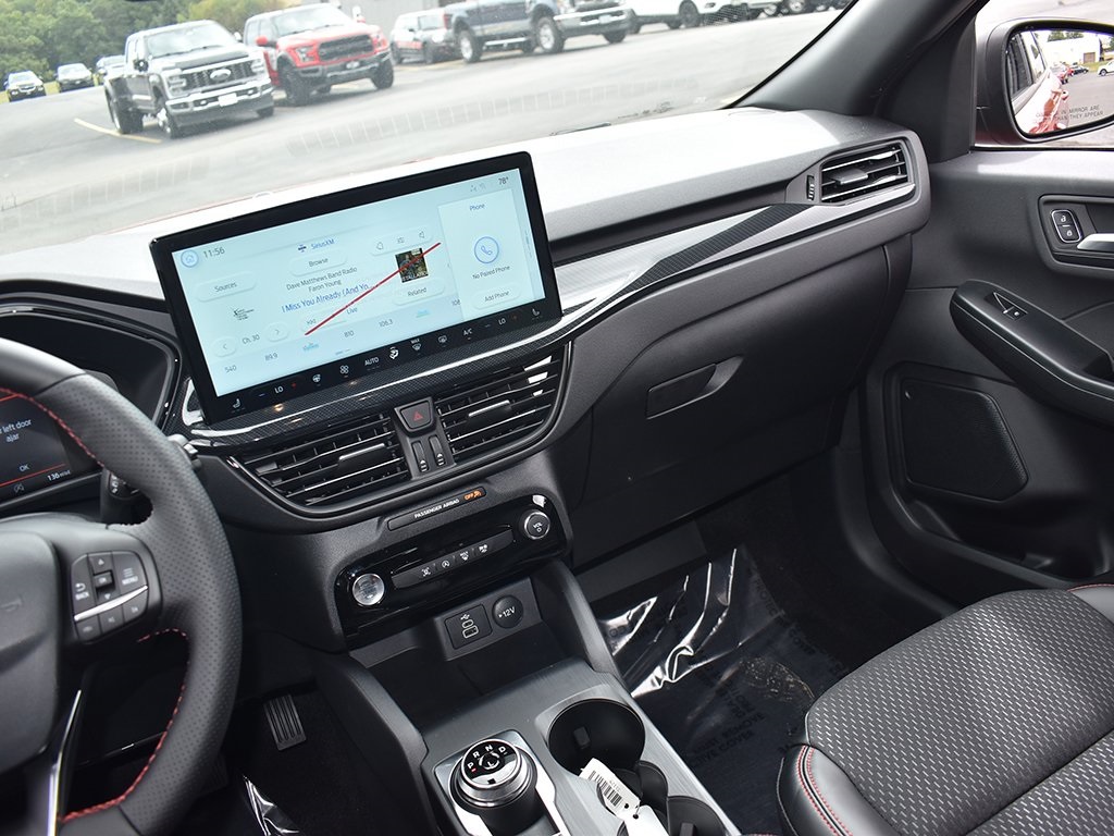 2025 Ford Escape ST-Line photo 15