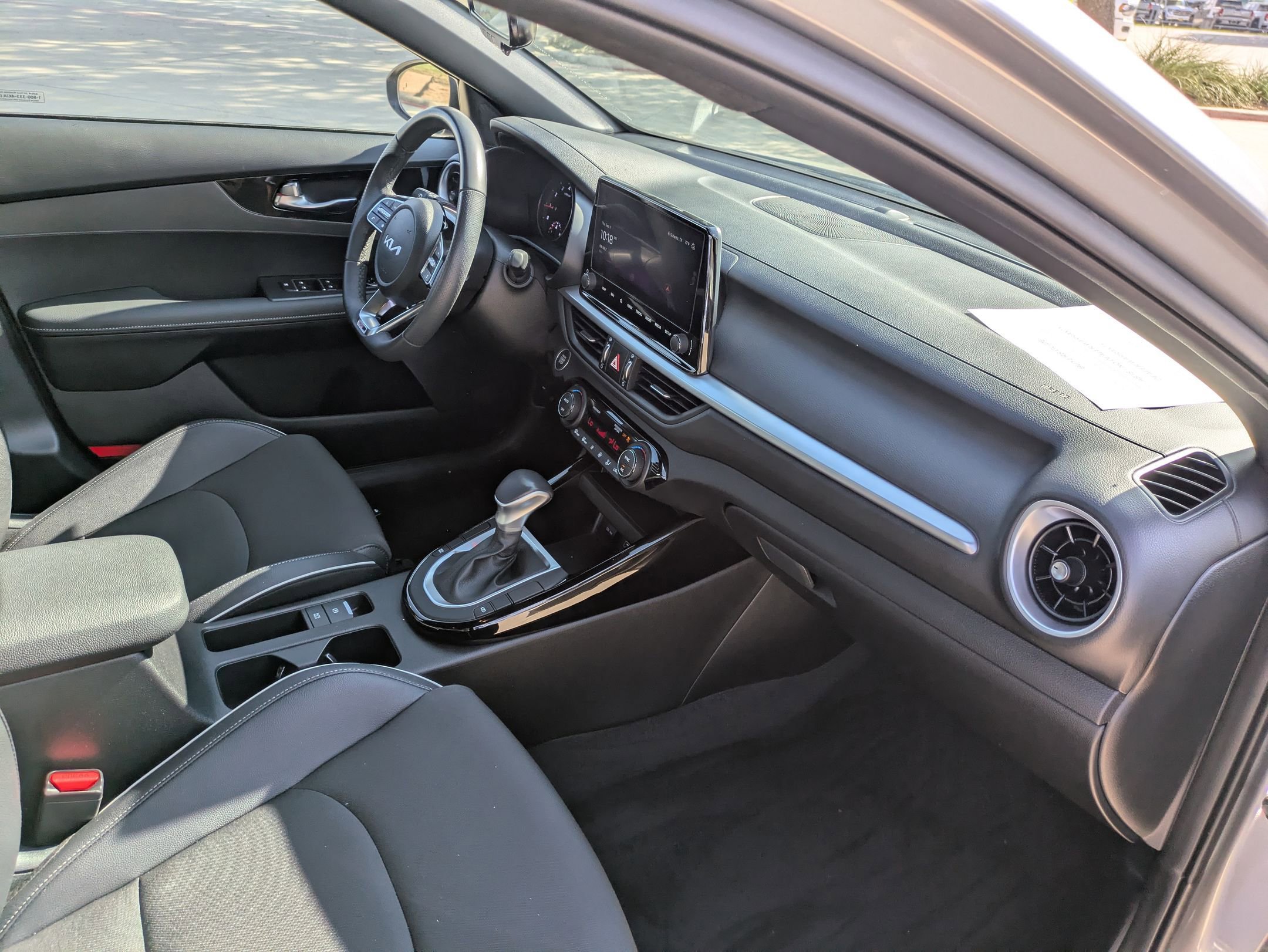 2024 Kia Forte GT-Line photo 29
