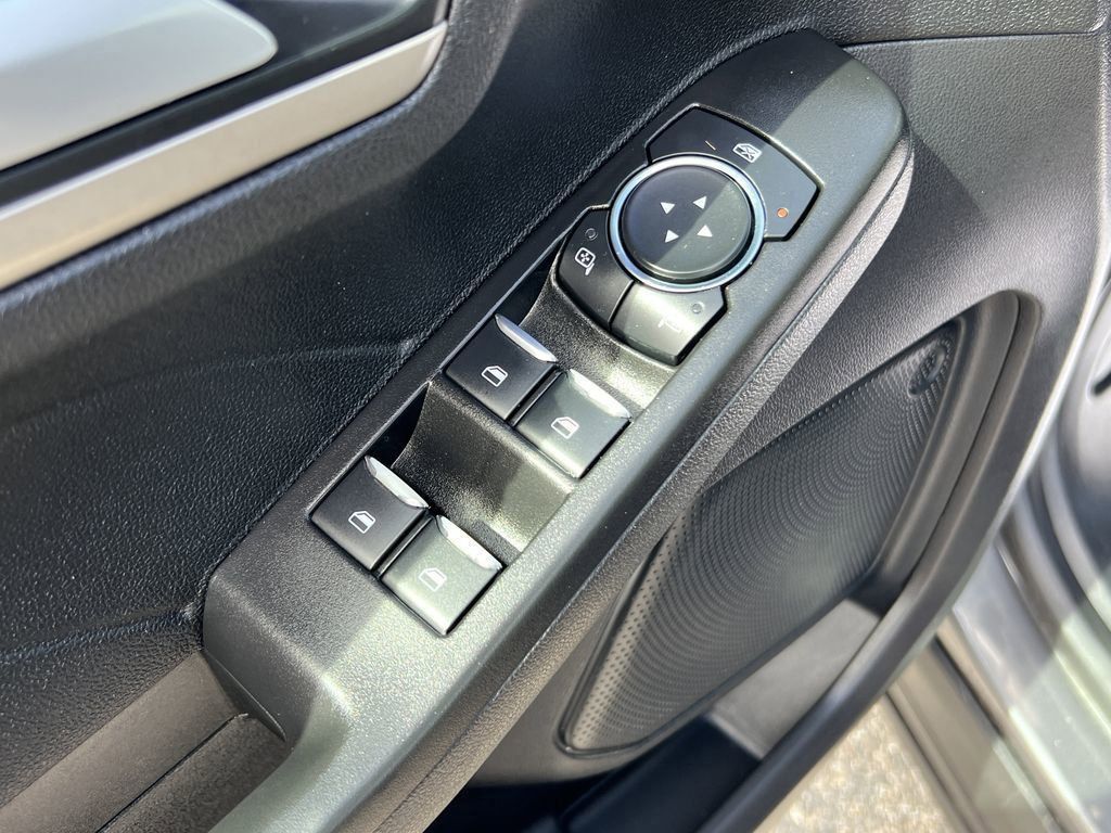 2021 Ford Escape SE photo 10