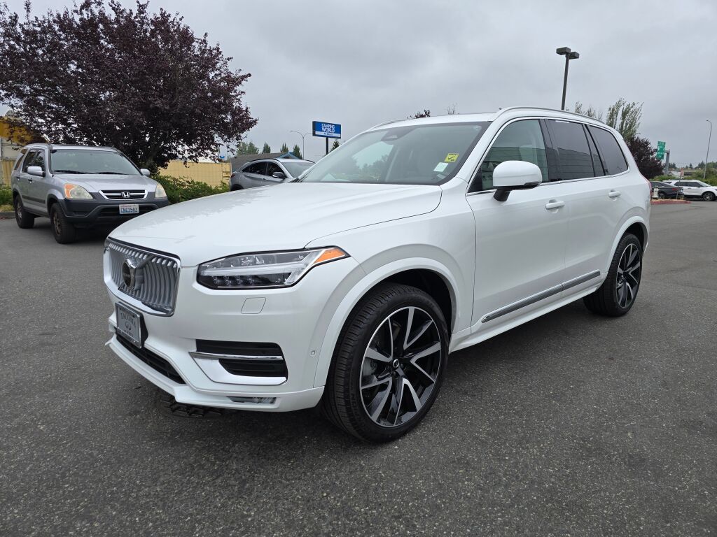 2024 Volvo XC90 Plus photo 2