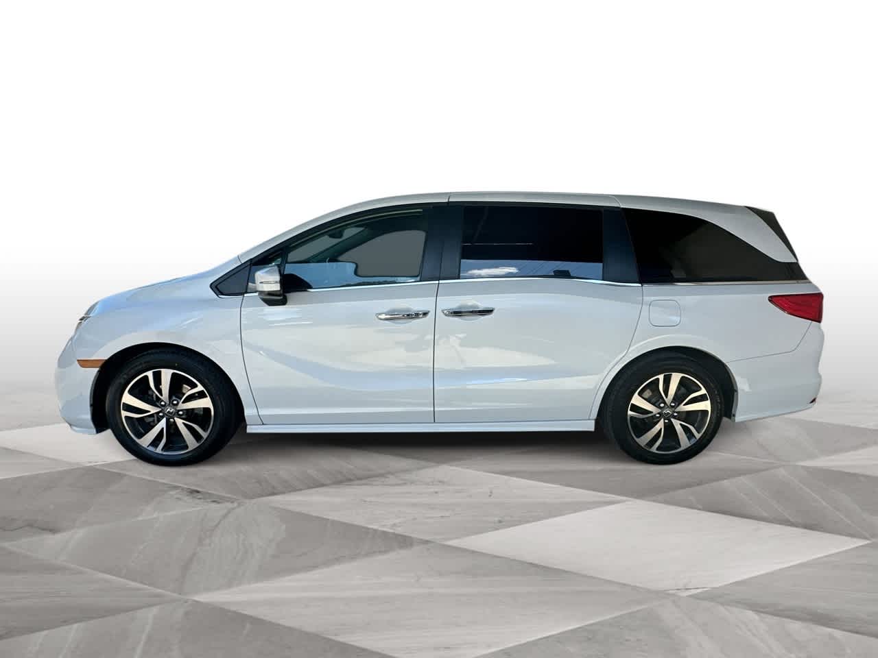 2022 Honda Odyssey Touring photo 5
