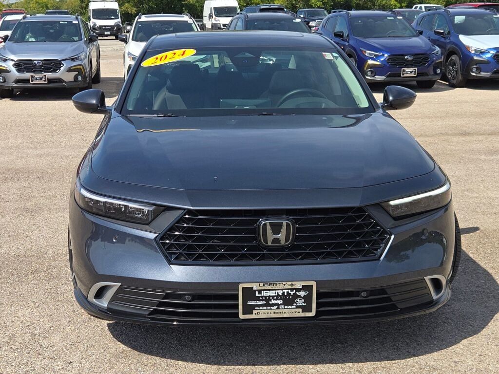 2024 Honda Accord Hybrid Touring photo 2
