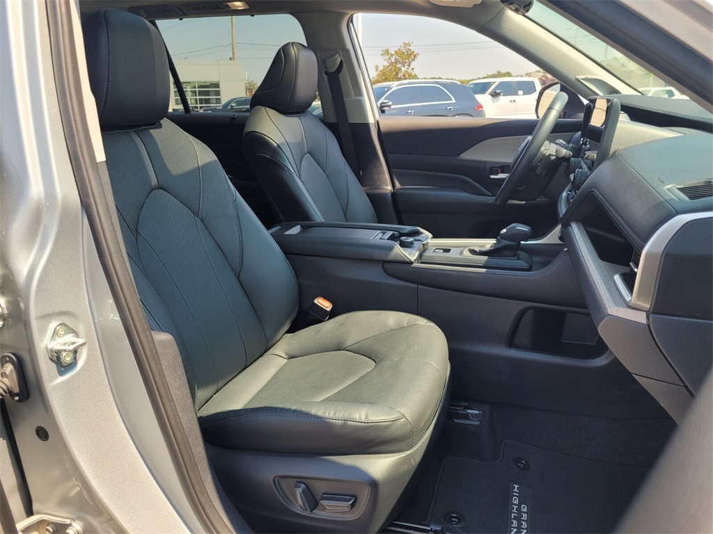 2024 Toyota Grand Highlander Platinum photo 13