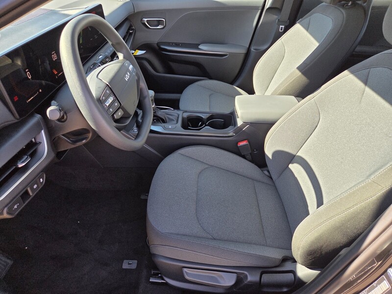 2025 Kia K4 LXS photo 5