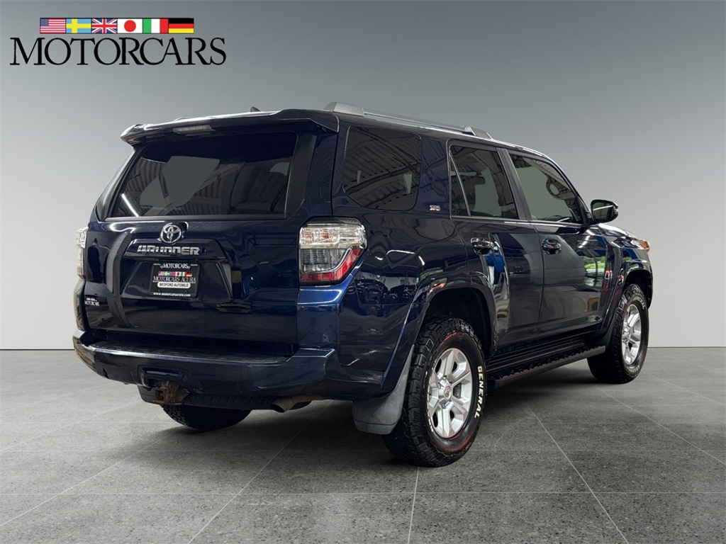 2017 Toyota 4Runner SR5 Premium photo 3