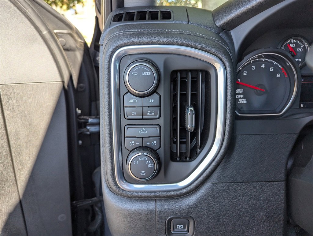 2022 Chevrolet Silverado 1500 LT photo 18