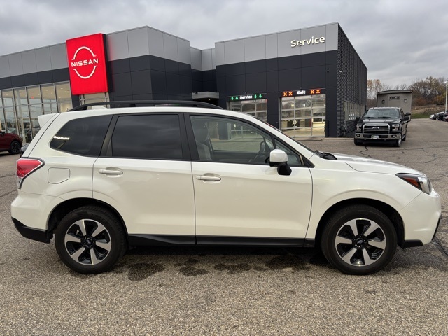 Used 2017 Subaru Forester Premium with VIN JF2SJAEC0HH433816 for sale in Rochester, Minnesota
