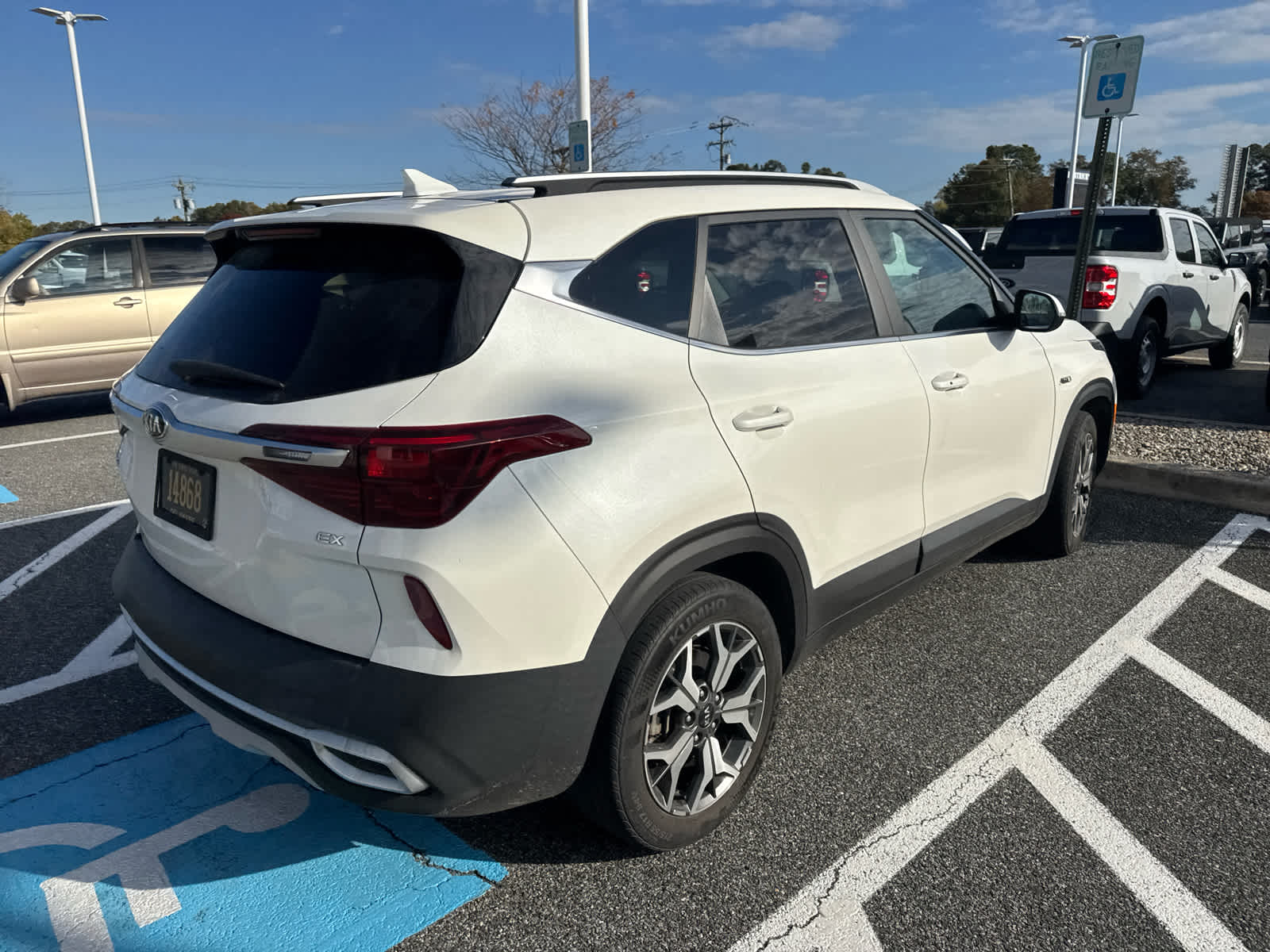 2021 Kia Seltos EX photo 4