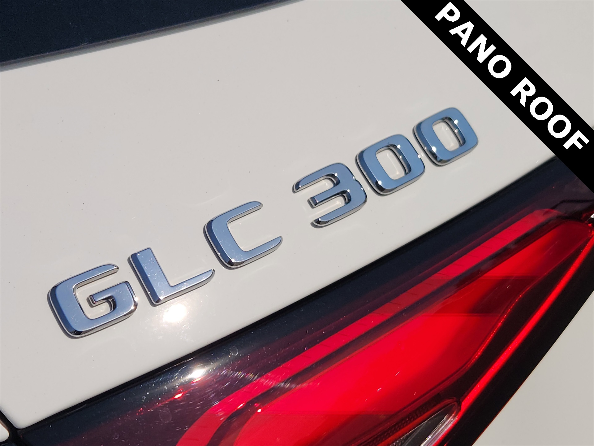 2025 Mercedes Benz GLC 300 photo 5